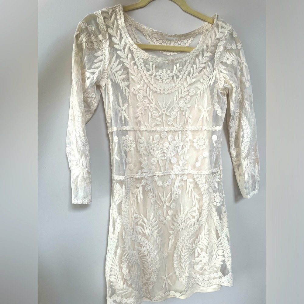 XS Cream Lace Express Long-sleeved Mini Dress